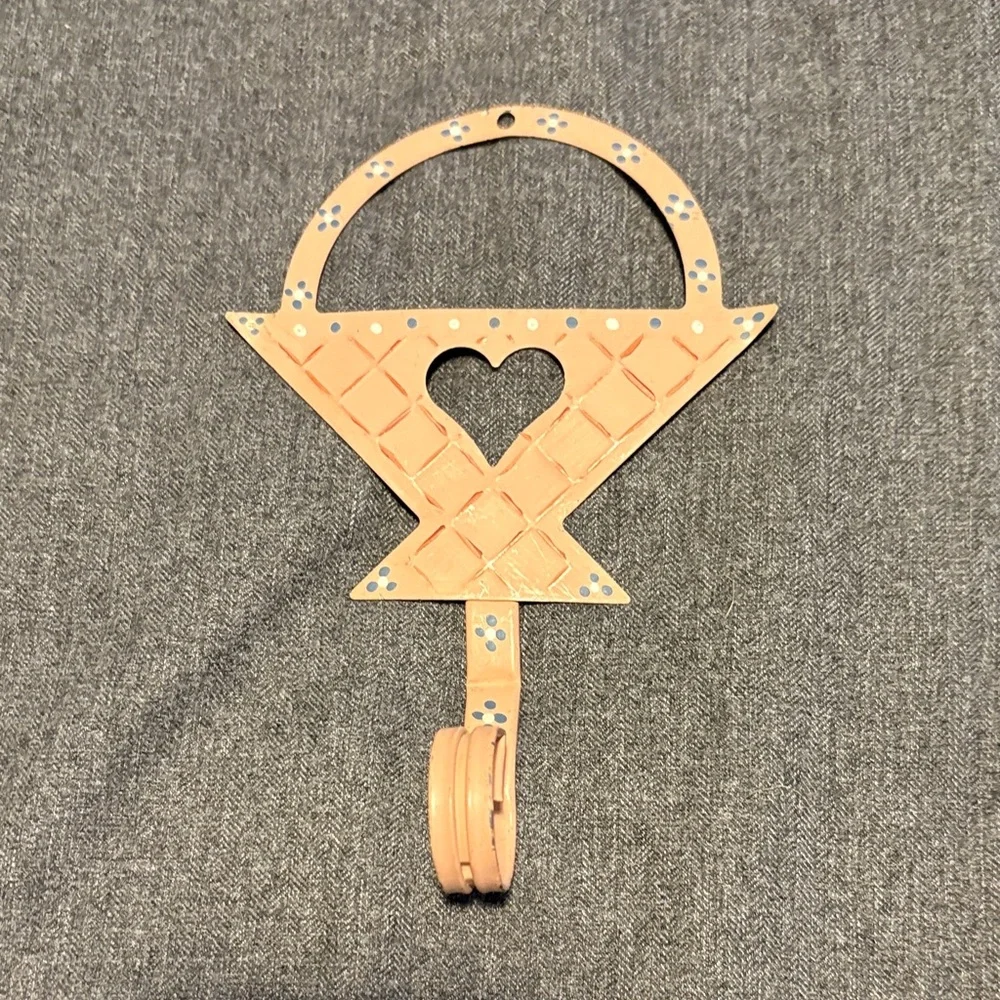 Heart Design Peachy Wall Hook